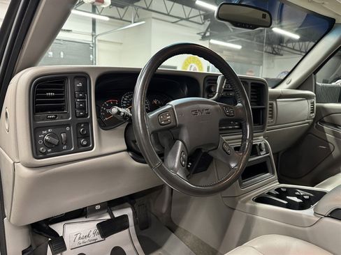 Used 2005 GMC Sierra 3500 SLT w/ Heavy-Duty Power Package AWD/4WD image 24