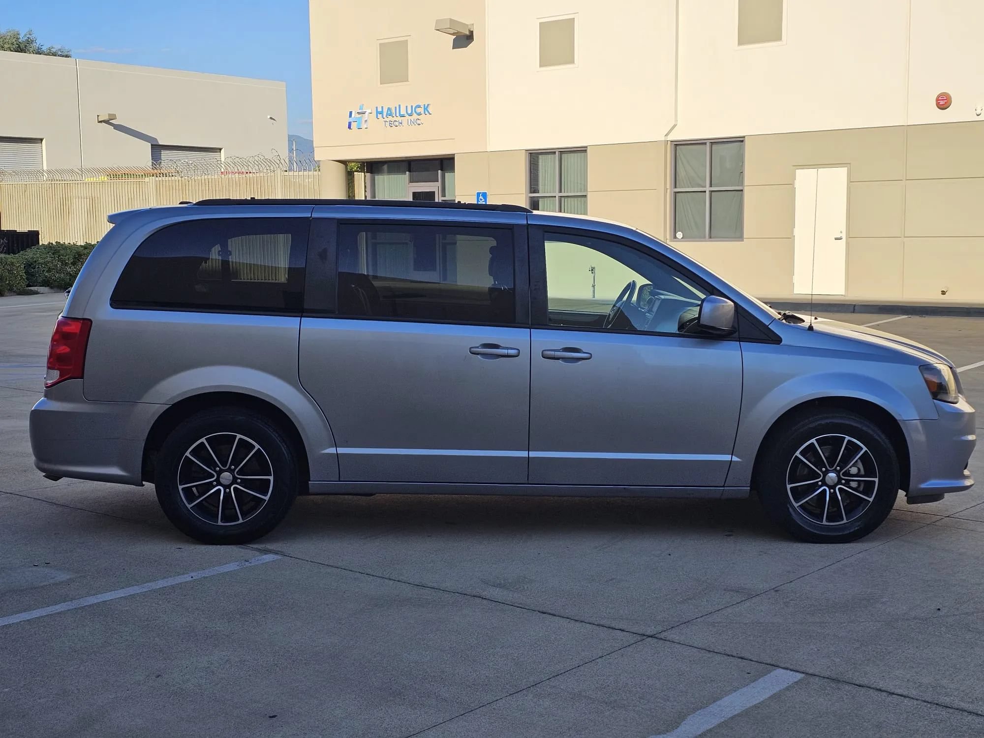 Used 2019 Dodge Grand Caravan GT FWD image 5