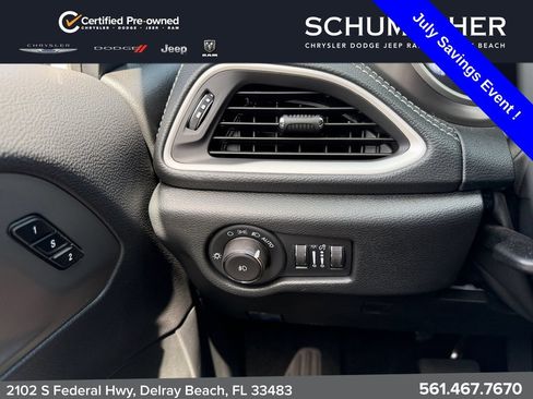 Used 2025 Chrysler Pacifica Select FWD image 27