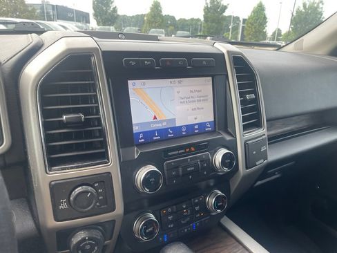 Used 2019 Ford F150 Lariat w/ Equipment Group 502A Luxury AWD/4WD image 15
