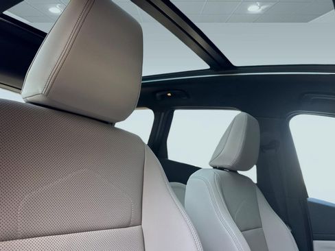 Used 2025 BMW X1 xDrive28i w/ Technology Package image 13