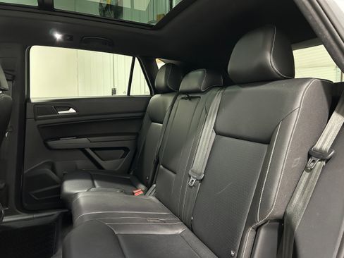 Used 2020 Volkswagen Atlas Cross Sport SEL AWD/4WD image 32