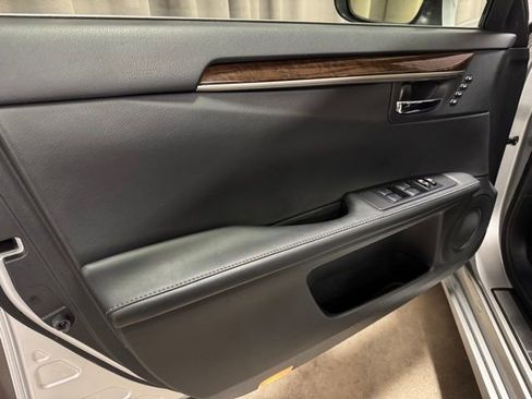Used 2014 Lexus ES 350 w/ Luxury Package FWD image 14