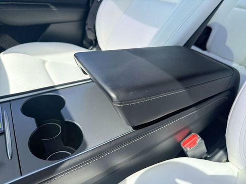 Used 2024 Tesla Model Y Long Range RWD image 23