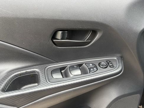 Used 2020 Nissan Versa S FWD image 11