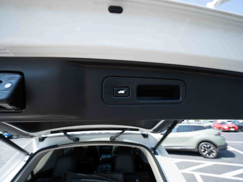 Used 2025 Honda Pilot Elite image 29