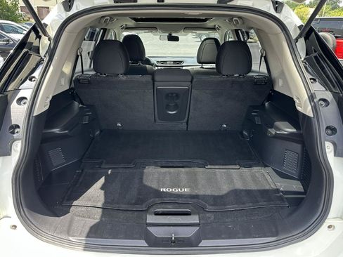 Used 2017 Nissan Rogue SV AWD/4WD image 37