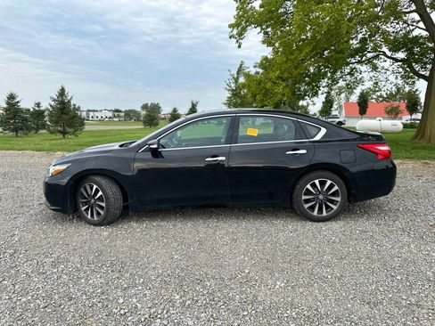 Used 2017 Nissan Altima 2.5 SL w/ 2.5 Technology Package FWD image 8