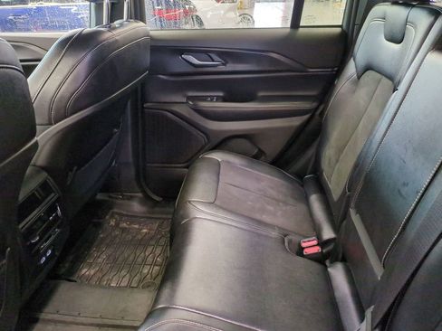 Used 2023 Jeep Grand Cherokee Altitude image 31