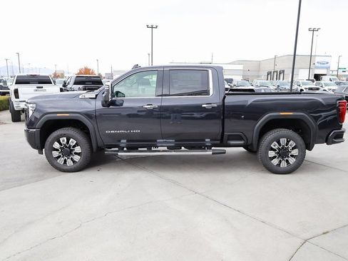 Used 2026 GMC Sierra 3500 Denali w/ Technology Package AWD/4WD image 3
