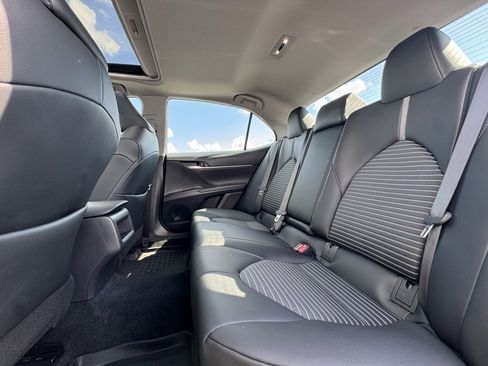 Used 2023 Toyota Camry SE w/ Convenience Package image 18