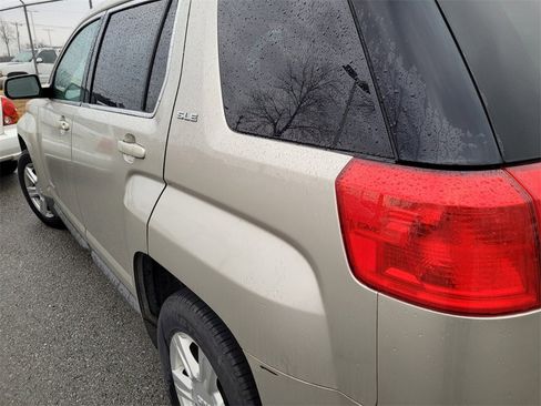 Used 2015 GMC Terrain SLE w/ Convenience Package image 4