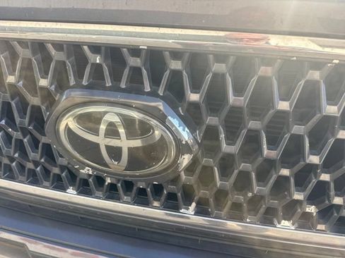 Used 2019 Toyota Tacoma TRD Sport w/ Technology Package RWD image 10