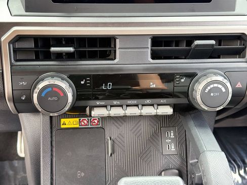 Used 2025 Toyota 4Runner TRD Sport AWD/4WD image 18