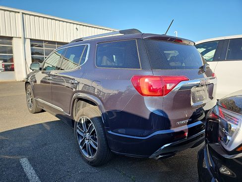 Used 2018 GMC Acadia Denali w/ Technology Package AWD/4WD image 8