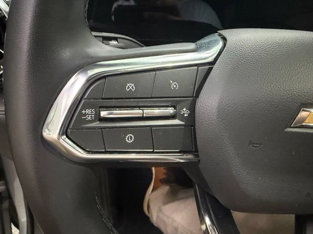 Used 2026 Chevrolet Equinox LT AWD/4WD image 14