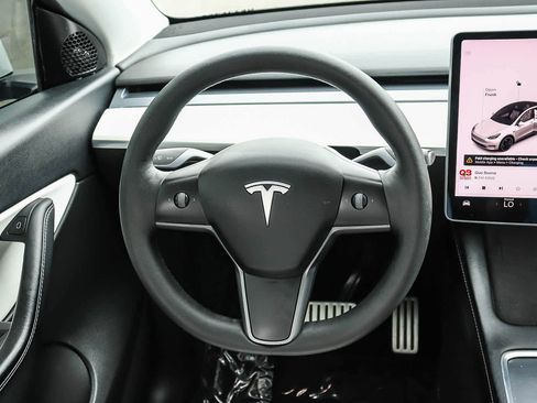 Used 2022 Tesla Model Y Performance AWD/4WD image 17