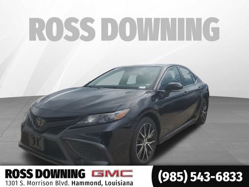 Used 2022 Toyota Camry SE FWD image 1