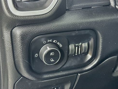 Used 2019 RAM 1500 Big Horn RWD image 10
