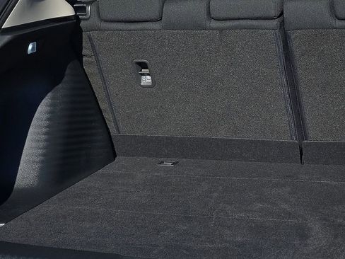 Used 2025 Honda HR-V LX image 9