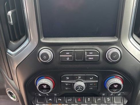 Used 2022 Chevrolet Silverado 1500 LTZ w/ LTZ Premium Package AWD/4WD image 17
