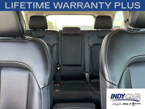 Used 2023 Jeep Grand Cherokee Limited w/ Luxury Tech Group II AWD/4WD image 15