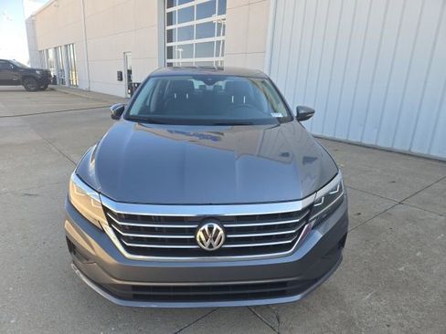 Used 2020 Volkswagen Passat 2.0T SE image 3