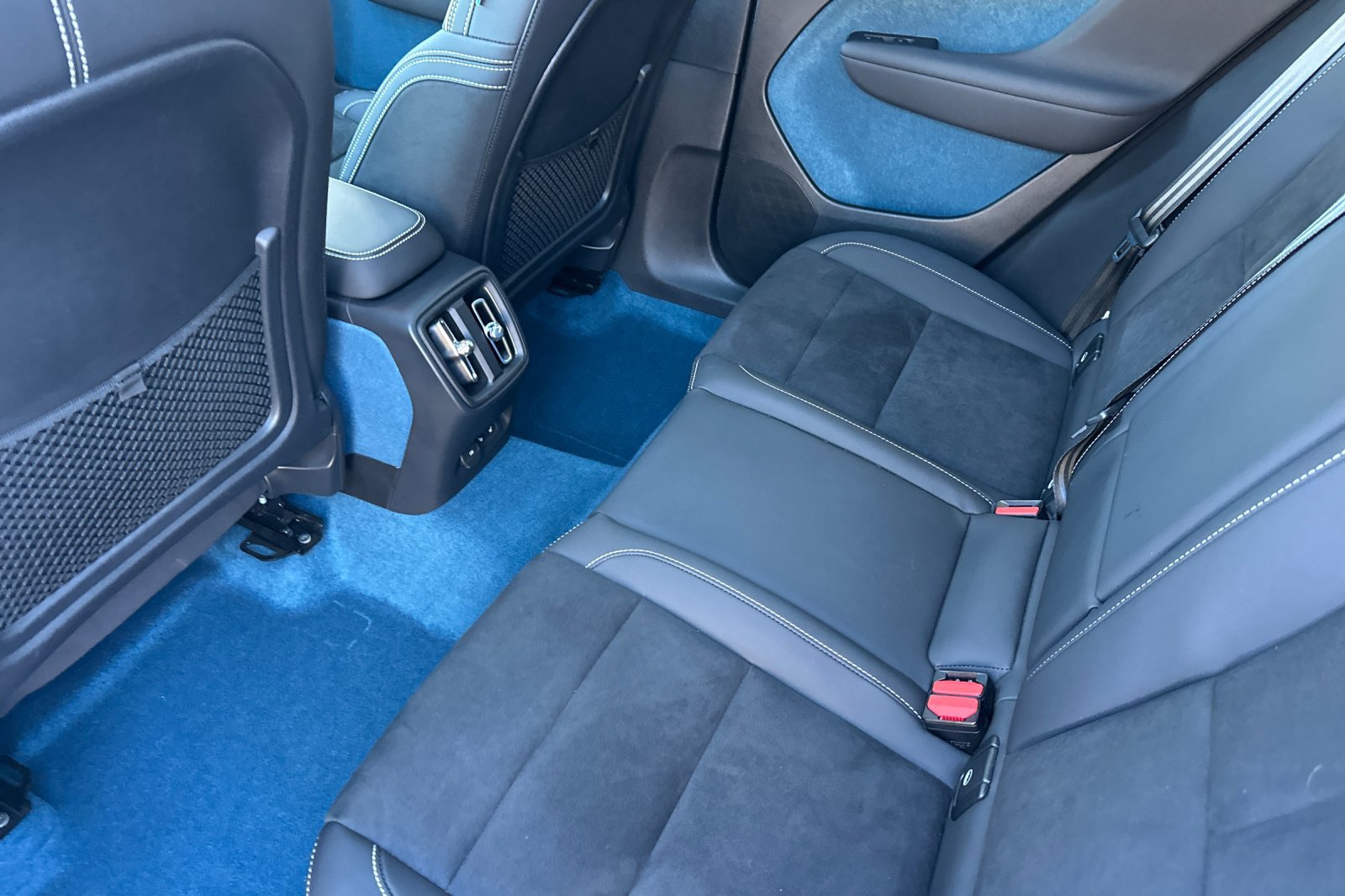 Certified 2023 Volvo XC40 Recharge Ultimate w/ Protection Package Premier AWD/4WD image 5