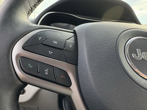Used 2019 Jeep Cherokee Limited image 49