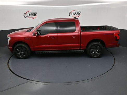 Used 2022 Ford F150 Lightning Lariat image 18