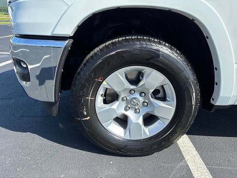 New 2026 RAM 1500 Big Horn AWD/4WD image 7