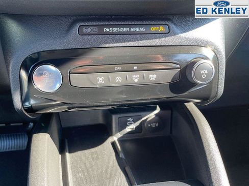 Used 2025 Ford Escape Platinum image 10