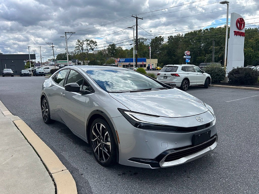 Certified 2026 Toyota Prius Plug-In Hybrid FWD image 3