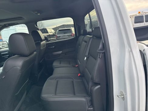 Used 2018 Chevrolet Silverado 1500 LTZ Z71 w/ Redline Edition image 10