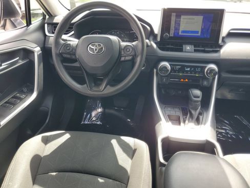 Used 2025 Toyota RAV4 XLE FWD image 12