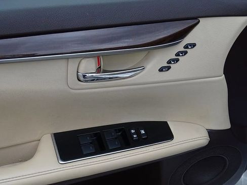 Used 2018 Lexus ES 350 w/ Premier Package FWD image 27