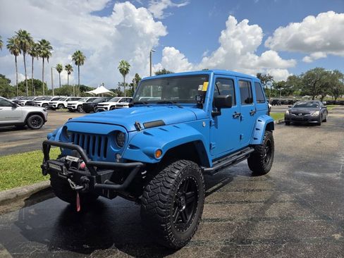 Used 2014 Jeep Wrangler Unlimited Sport AWD/4WD image 3