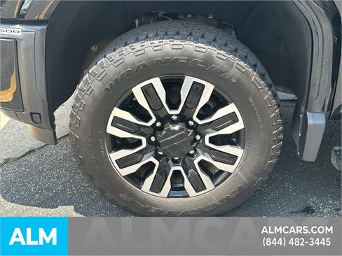 Used 2024 GMC Sierra 2500 Denali Ultimate AWD/4WD image 12