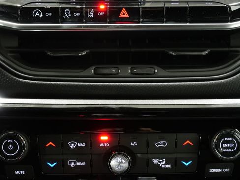 New 2026 Jeep Compass Latitude image 19