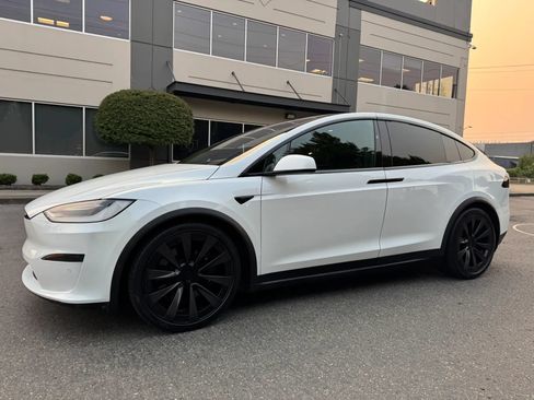 Used 2023 Tesla Model X AWD/4WD image 6