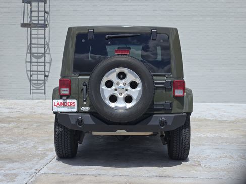 Used 2015 Jeep Wrangler Unlimited Sahara w/ Connectivity Group image 6