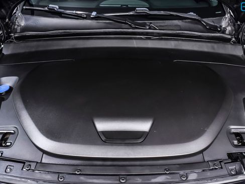 Used 2023 Volvo XC40 Recharge Plus image 11