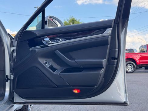 Used 2015 Porsche Panamera S RWD image 34