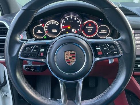 Used 2019 Porsche Cayenne Base image 20