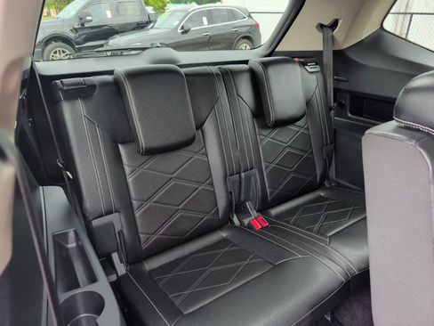Used 2025 Volkswagen Atlas SE FWD image 14