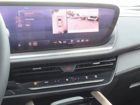 Used 2025 Buick Envision Preferred AWD/4WD image 29