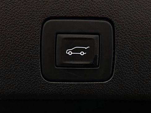 Used 2023 Buick Encore GX Essence w/ Experience Buick Package FWD image 7