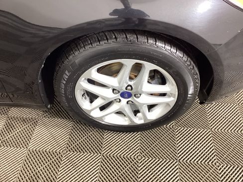 Used 2014 Ford Fusion SE FWD image 7