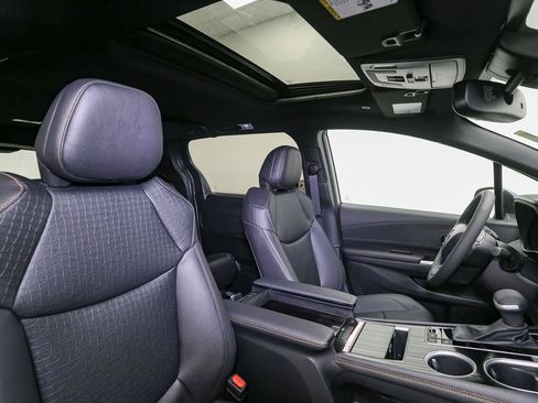 New 2026 Toyota Sienna XLE Woodland Edition AWD/4WD image 14