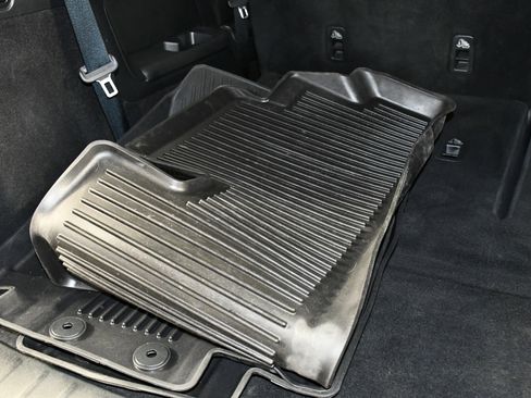 Used 2022 Nissan Pathfinder SV image 48